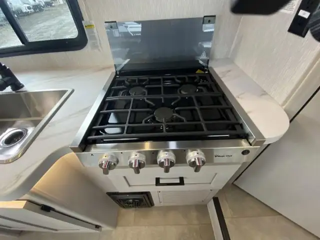 2024 Coachmen RV Freelander 23FS in RVs & Motorhomes in Kamloops - Image 21