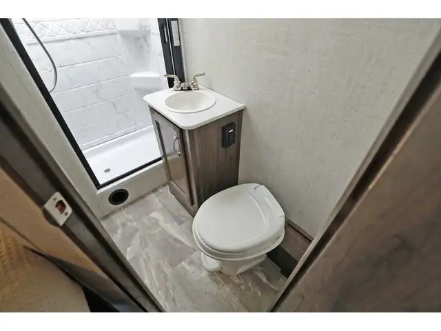 2022 Gulf Stream Conquest 6237 LE 2022 Classe C 24 pieds in RVs & Motorhomes in Laval / North Shore - Image 17