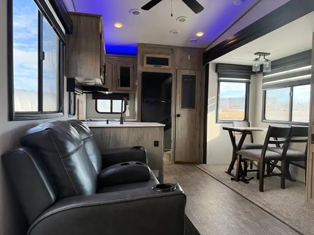 2022 Forest River ARCTIC WOLF 261 RK in Travel Trailers & Campers in St. Albert - Image 11