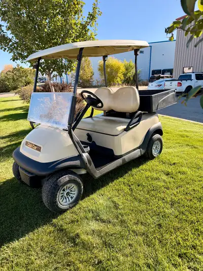 ⛳ For Sale: 2016 Club Car Precedent – Gas Powered Golf Cart Price: $6,500+tax This reliable 2016 Clu...