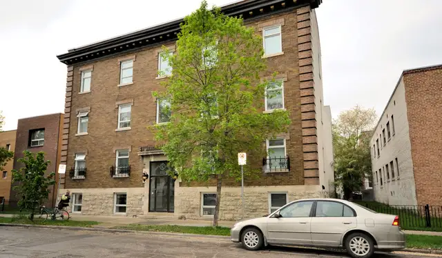 MAY 1ST!~$1150 2BDRM BASEMENT~