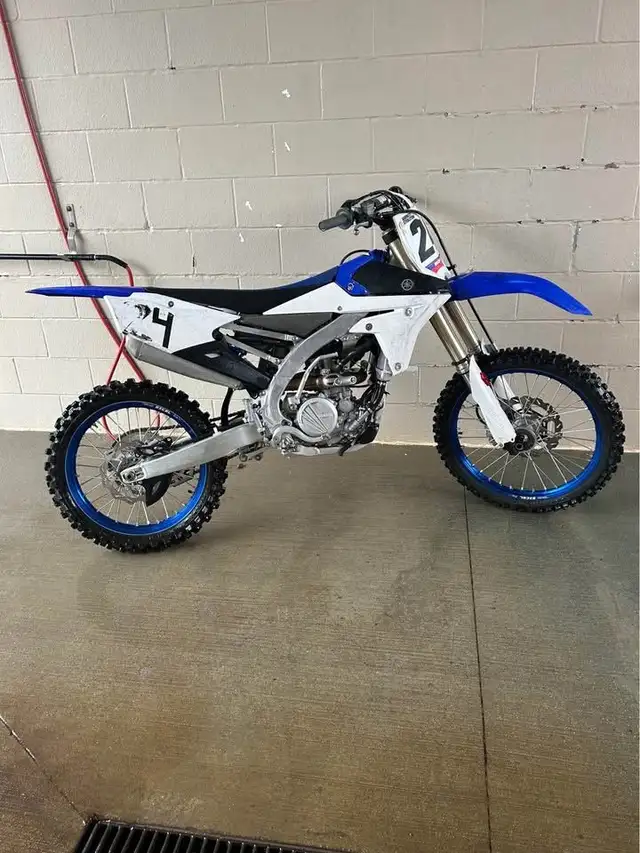 2018 YAMAHA YZ250F-BLUE! in Dirt Bikes & Motocross in Edmonton - Image 2