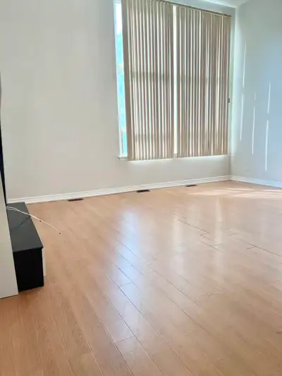 Address: 5 Quantum Street, Markham Available: March 1 Occupancy: One person per room No smoking. No...