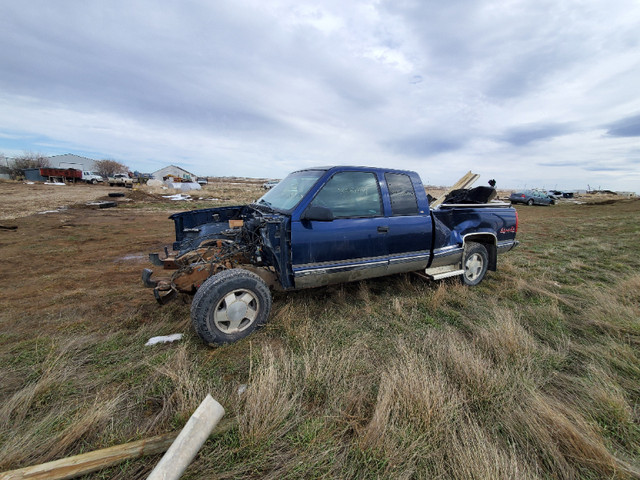 For Parts only 1998 Chevy Silverado 1500 in Other Parts & Accessories in Lethbridge