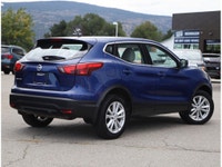 2018 NISSAN QASHQAI S - NO ACCIDENTS - ONE OWNER- BC VEHICLE - BACKUP CAMERA - HEATED FRONT SEATS -... (image 2)