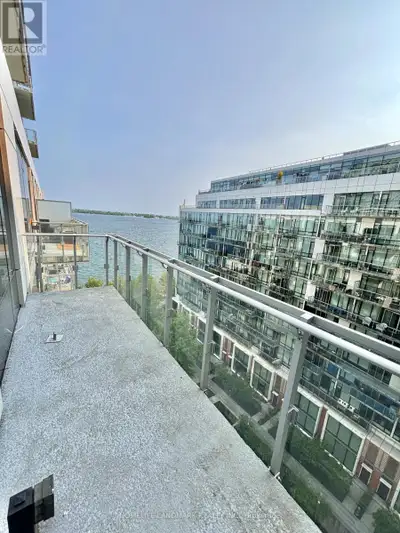 1029 - 39 QUEENS QUAY E Toronto (Waterfront Communities), Ontari
