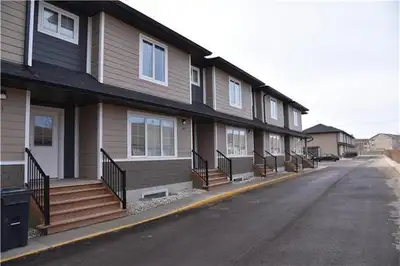 12 1201 St Anne's Road Winnipeg, Manitoba