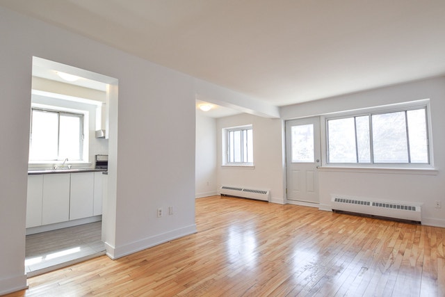 4570 Chemin Queen Mary — photo 3