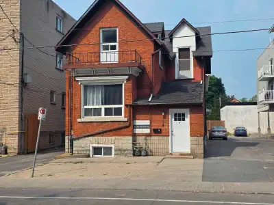 Address: 334 University Avenue, Unit 1, Kingston Rent: $800/month per room (all inclusive) Available...