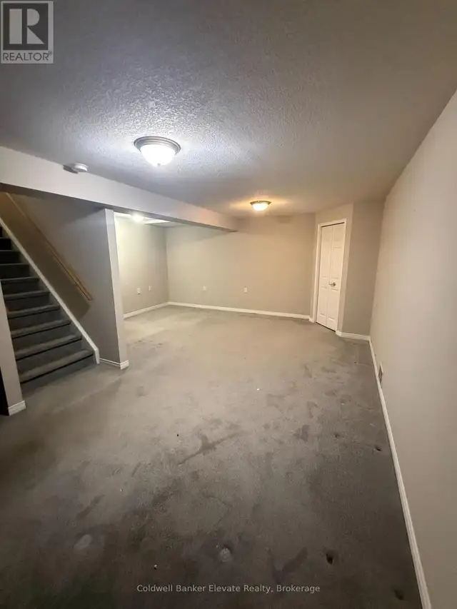9 - 2705 KINGSWAY DRIVE Kitchener, Ontario in Houses for Sale in Kitchener / Waterloo - Image 8