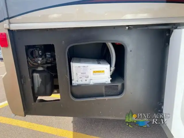 2018 Fleetwood RV Discovery 38K only 14,584 Miles in RVs & Motorhomes in Moncton - Image 69