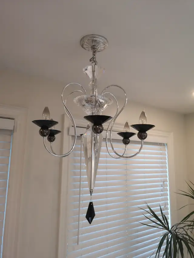 SCHONBEK Rhiannon chandelier choice of colour crystals. in Indoor Lighting & Fans in Markham / York Region - Image 3