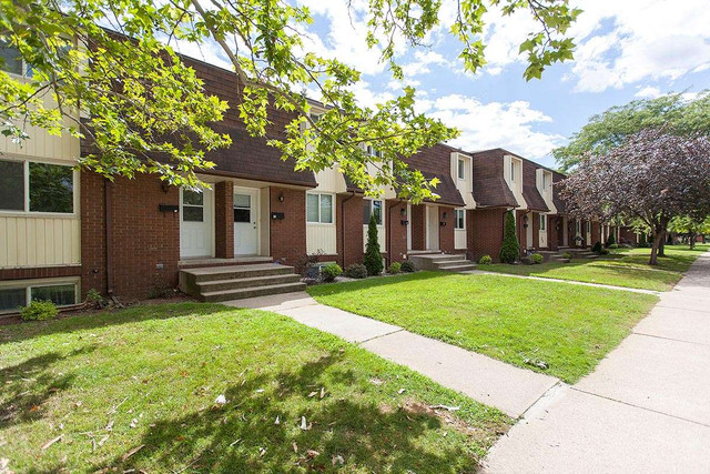 Pontiac Court – Townhomes - 2 Bdrm Townhouse available at 1215-1 in Long Term Rentals in Sarnia