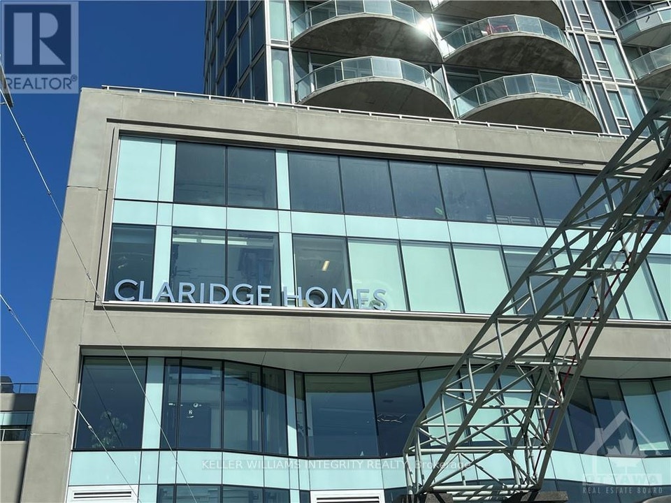 3305 - 805 CARLING AVENUE Ottawa, Ontario 2