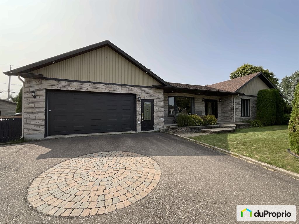 $649,000 - Bungalow for sale in Dolbeau-Mistassini — photo 2