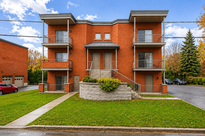 MAGNIFIQUES 4 | ASCENSEUR | GARAGE | CLIMATISEUR | 1 850 $/MOIS ADRESSE : 419-427 12e Avenue Sud, Sh...