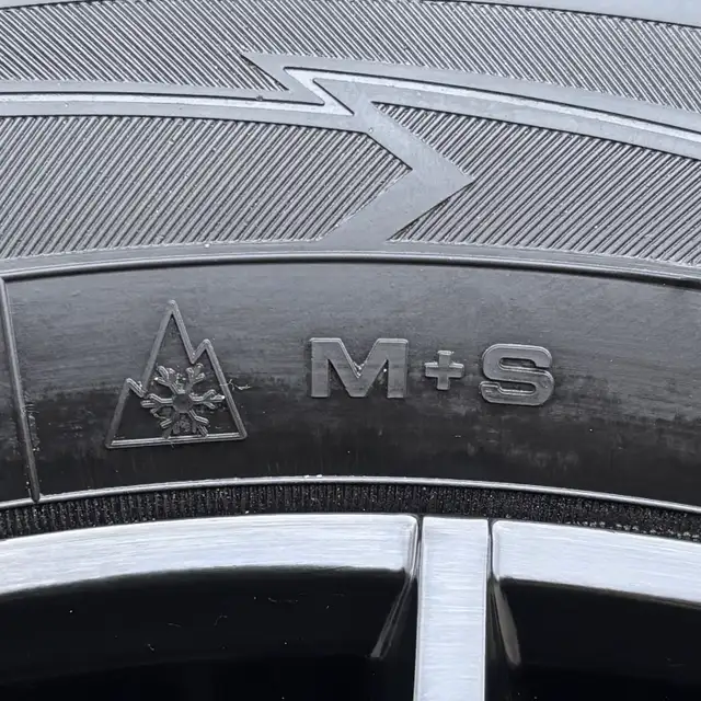 (99%) 4x 235/55R18 Goodyear Winters w/ MB GLA 45 & GLB 35 Rims in Tires & Rims in City of Toronto - Image 8