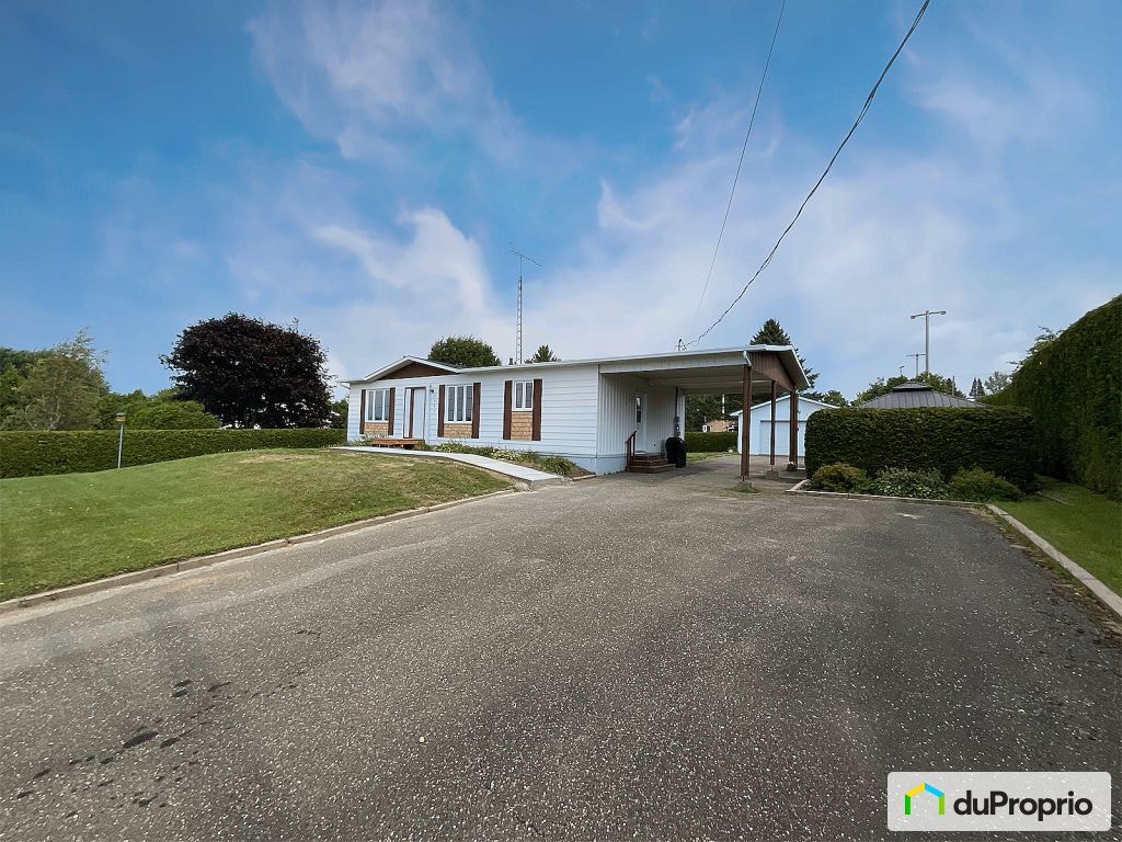 $349,500 - Bungalow for sale in St-Adrien — photo 1