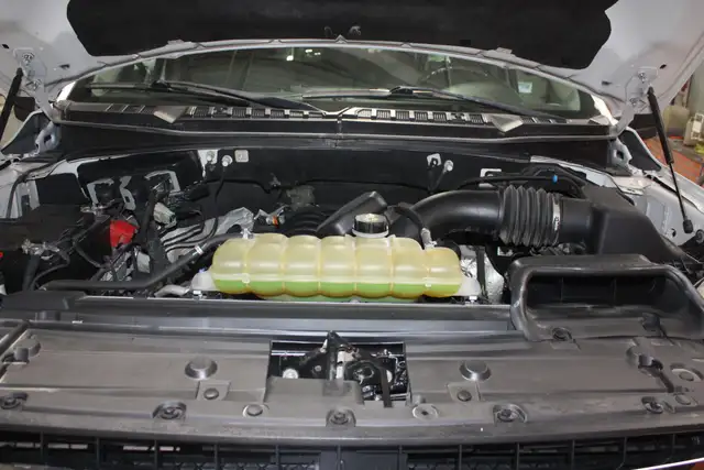 2019 Ford F-150 XLT 4X4 5.0L 8 ' BED in Cars & Trucks in City of Montréal - Image 12