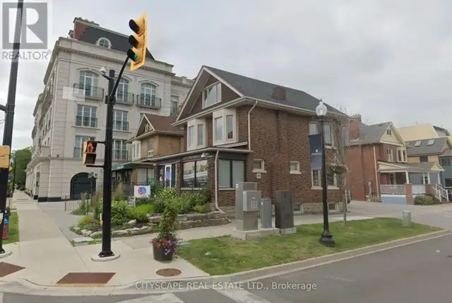 123 TRAFALGAR ROAD Oakville (OO Old Oakville), Ontario in Commercial & Office Space for Rent in Oakville / Halton Region - Image 2