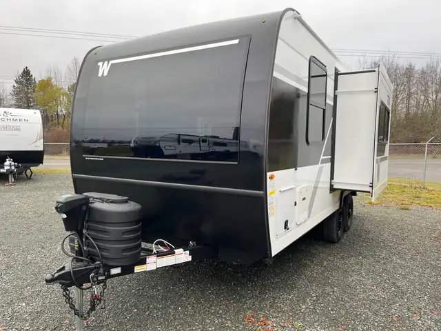 2026 Winnebago THRIVE 18FBS in Travel Trailers & Campers in Terrace - Image 3