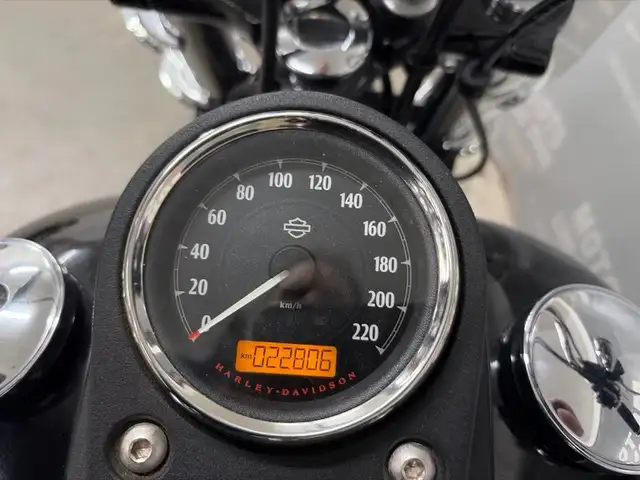 2015 Harley-Davidson FXDB Street Bob in Street, Cruisers & Choppers in Drummondville - Image 13