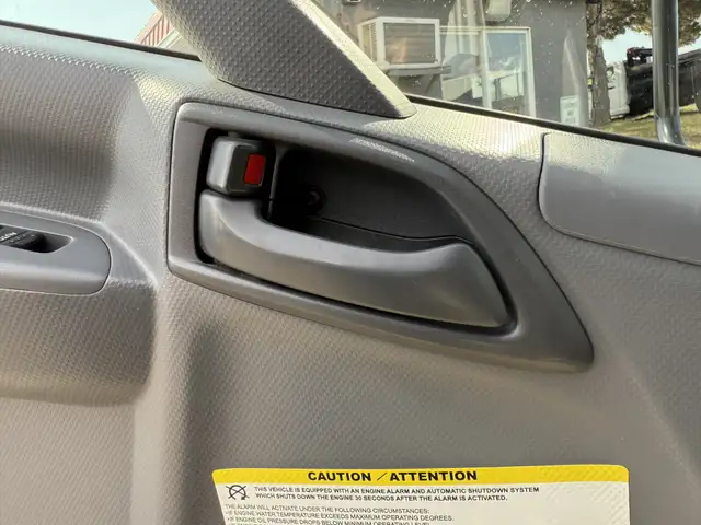 2022 Isuzu NRR CREW CAB | 16' BOX | LIFTGATE | DIESEL | 19500 GV in Cars & Trucks in Mississauga / Peel Region - Image 39
