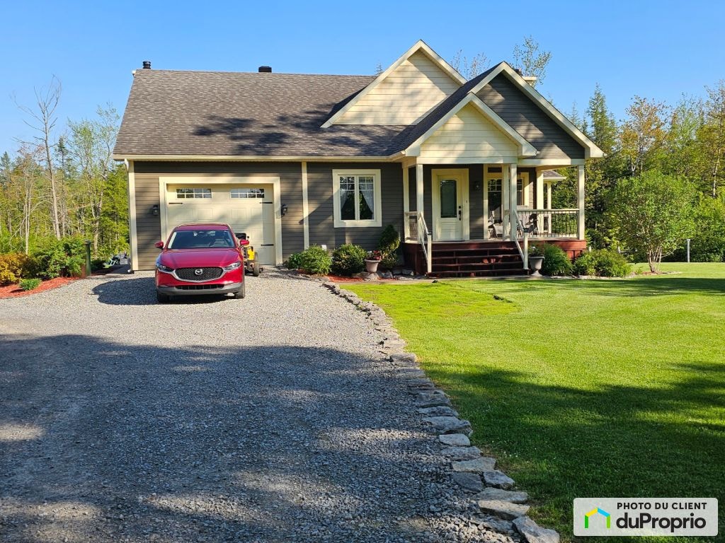 $950,000 - Acreage / Hobby Farm / Ranch for sale in St-Casimir — photo 1