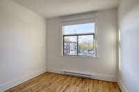 Renovated Akelius one bedroom apartment for rent. Located near Sherbrooke Street and Mariette Avenue... (image 6)