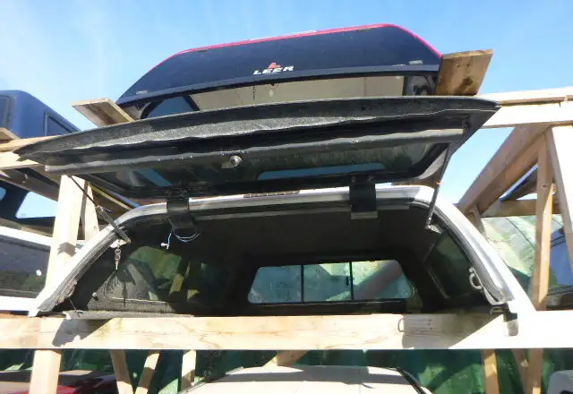 2020 - 2026 GMC Sierra HD 2500/3500 6'9 Abalone White Z-Series A in Other Parts & Accessories in Kitchener / Waterloo - Image 3