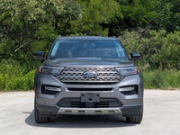 Ventilated / Heated Seats - Heated Steering Wheel - Power Liftgate - 4x4 drivetrain for superior tra... (image 4)