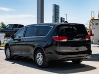 Welcome to 400 Chrysler Dodge Jeep Ram. 3.6L Pentastar V-6 engine - Advanced infotainment systems -... (image 5)