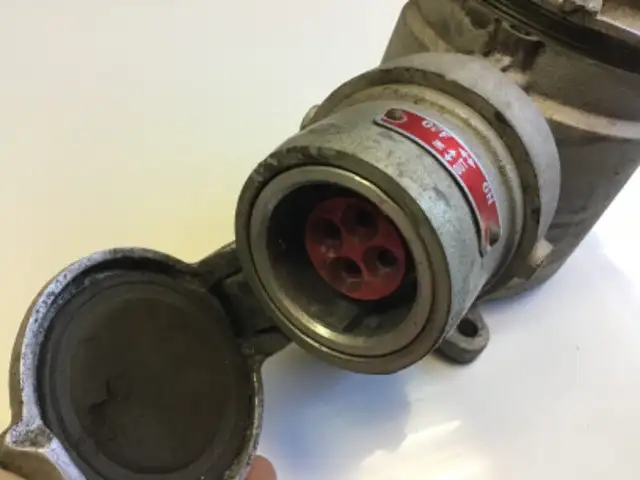 Prise électrique explosion proof in Other in Drummondville - Image 4