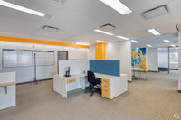 Large Fully Furnished Office. NE - Professional an Secure Calgary Alberta Prévisualiser