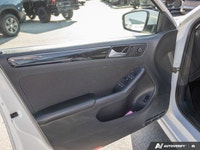 Window Grid Diversity Antenna Variable Intermittent Wipers w/Heated Jets Trunk Rear Cargo Access Tri... (image 8)