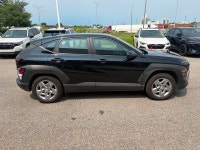 Nouvel Arrivage! Découvrez ce Hyundai Kona Essential 2026, un VUS sous-compact moderne qui combine c... (image 3)