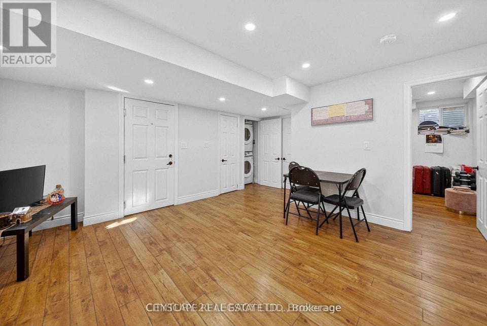 2 - 33 ANDRETTI CRESCENT Brampton (Credit Valley), Ontario 3