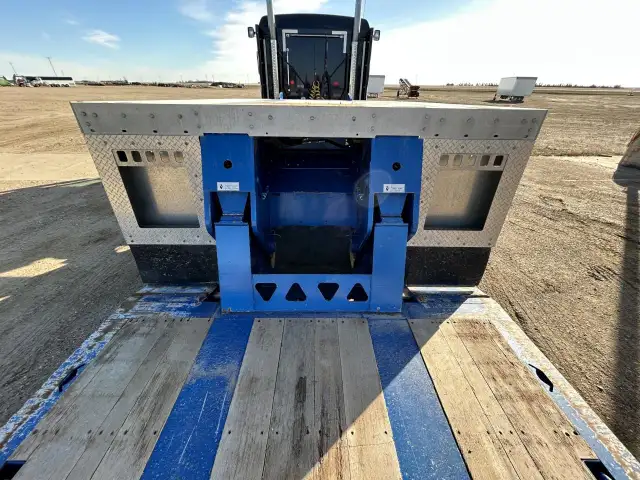 2021 TRAIL KING TK80MG-HG hydraulic detachable gooseneck in Heavy Trucks in Regina - Image 11