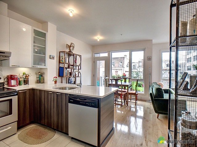$599,000 - Condominium in Ville-Marie (downtown, old Mtl) — photo 1