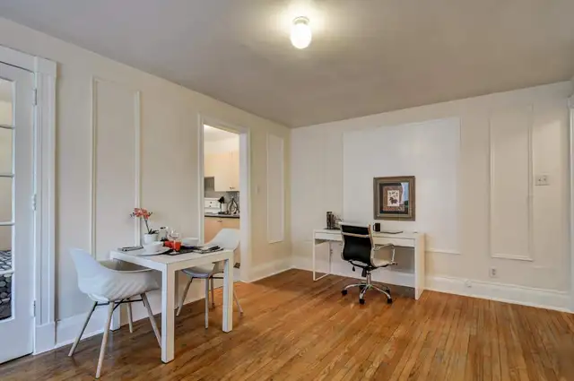 Amazing Bachelor + Den in Long Term Rentals in City of Toronto - Image 9
