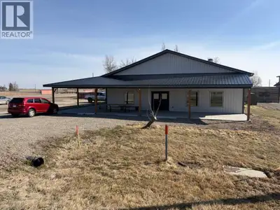 Located in the welcoming hamlet of Hillspring, just a short drive from Waterton Park and surrounded...