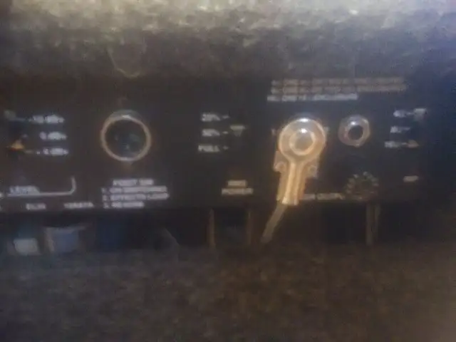 very soilid built TOURING AMP CARVIN  100 WATT TUBE or trade in Amps & Pedals in Fredericton - Image 4