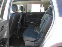 2018 Volkswagen Atlas with 159,433km! Equipped with remote keyless entry, power windows, power locks... (image 5)