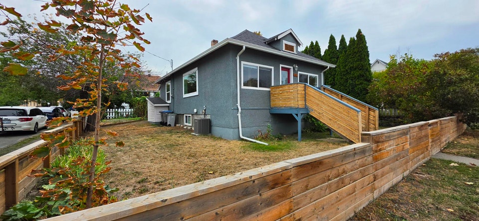 693 St. Paul Street-TOP FLOOR 2