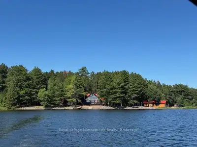 !!Stunning!! Sandy Island Retreat, Relax and enjoy your own private Oasis! Sitting on 27 acres this...