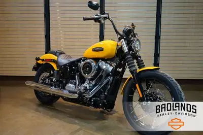 $115 Bi-Weekly 2025 Harley-Davidson Street Bob Features may include: DESIGN LED Lighting Clear, brig...