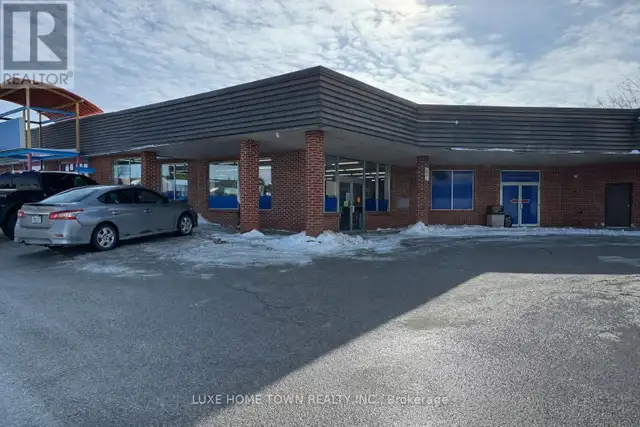 735 TOWER STREET S Centre Wellington (Fergus), Ontario in Commercial & Office Space for Rent in Oakville / Halton Region - Image 3