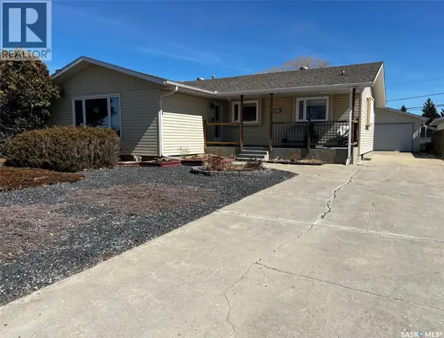 119 Macdonald PLACE Swift Current, Saskatchewan in Houses for Sale in Swift Current - Image 3