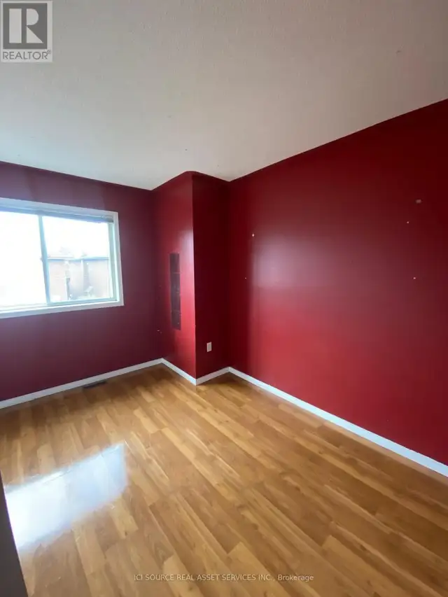 24 Mattari Court Toronto (West Humber-Clairville), Ontario, photo 2 of 4
