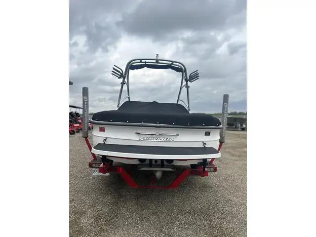 2008 Moomba Mobius LSV in Powerboats & Motorboats in Lloydminster - Image 5